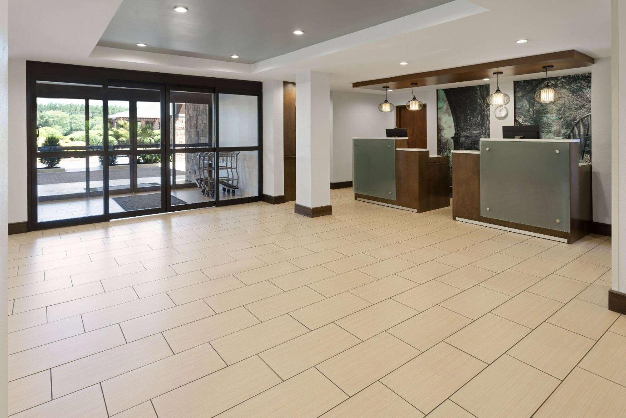 La Quinta By Wyndham Lagrange / I-85 Hotel Buitenkant foto